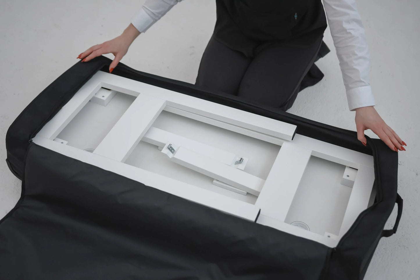 Siirrettävä työpöytä AFINIA GO + kantolaukku